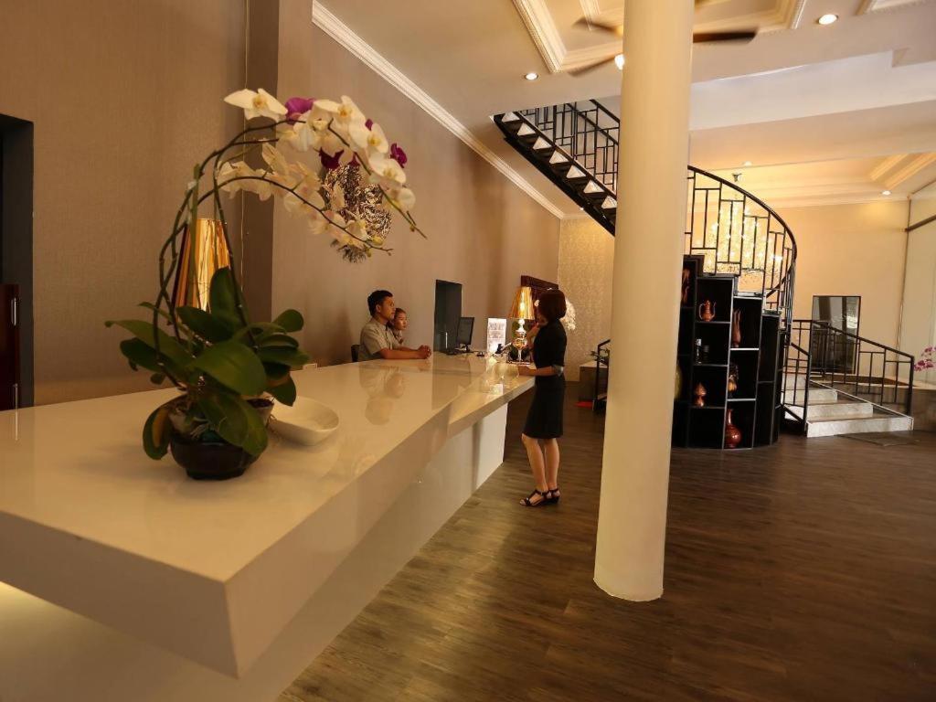 De Art Hotel Пномпень Экстерьер фото