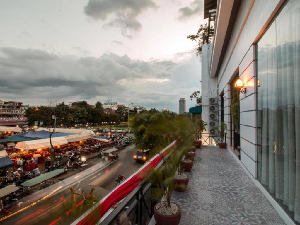 De Art Hotel Пномпень Экстерьер фото
