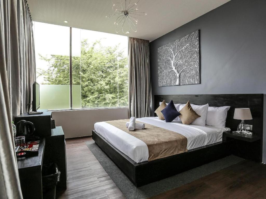 De Art Hotel Пномпень Экстерьер фото